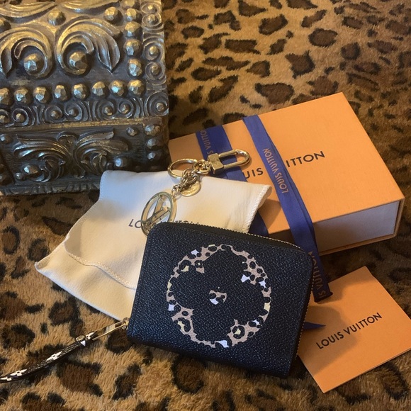 ***SOLD*** Louis Vuitton Jungle zippy - Picture 4 of 8